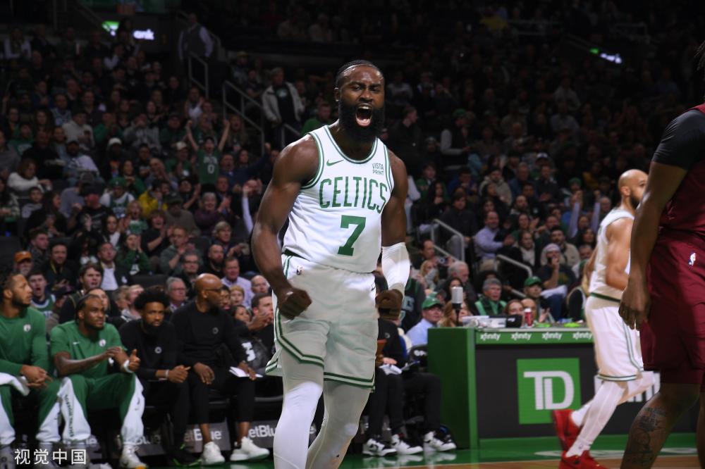 在万众瞩目 在万众瞩目