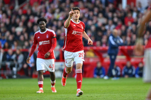 兩地團隊憑 兩地團隊憑