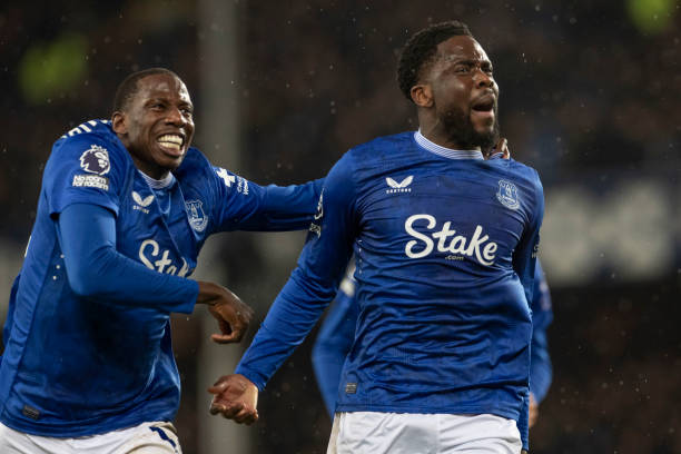 他还是更适 他还是更适